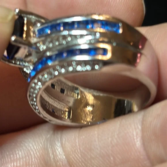 Sterling ring with blue stones - Picture 4 of 6